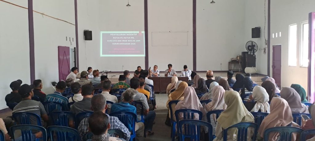 Penyerahan Insentif Guru DTA, Imam Masjid, Ketua RT dan Ketua RW